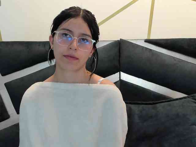 maddy-jacksonw webcam