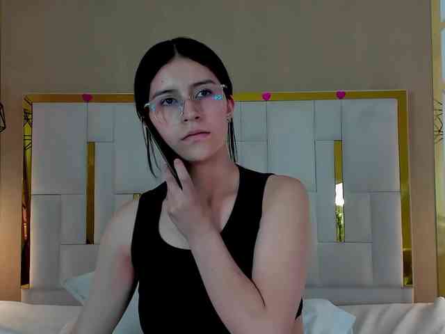 maddy-jacksonw webcam