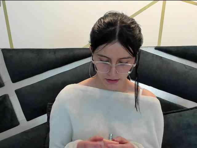 maddy-jacksonw webcam