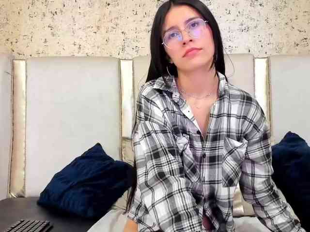 maddy-jacksonw webcam