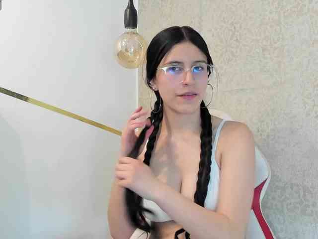 maddy-jacksonw webcam