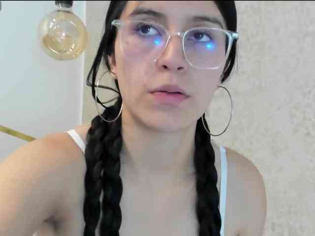 maddy-jacksonw webcam