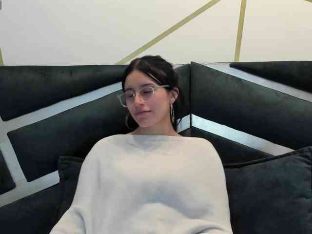 maddy-jacksonw webcam