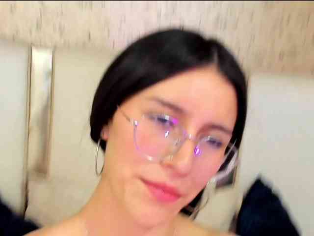 maddy-jacksonw webcam