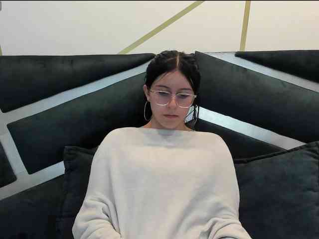 maddy-jacksonw webcam