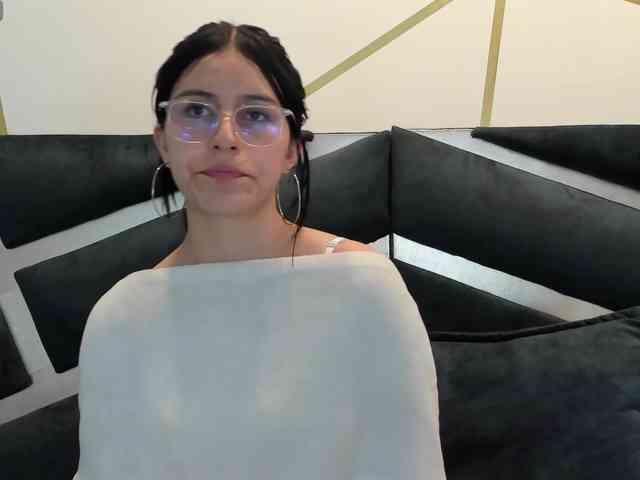 maddy-jacksonw webcam