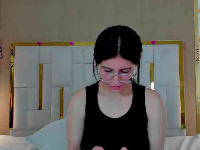 maddy-jacksonw webcam