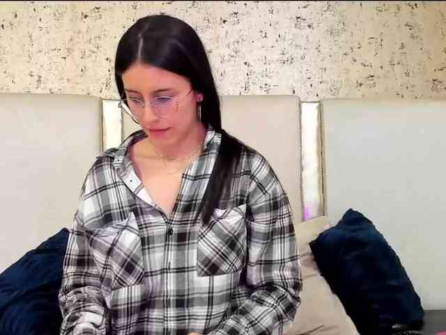 maddy-jacksonw webcam