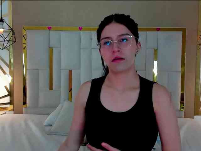 maddy-jacksonw webcam