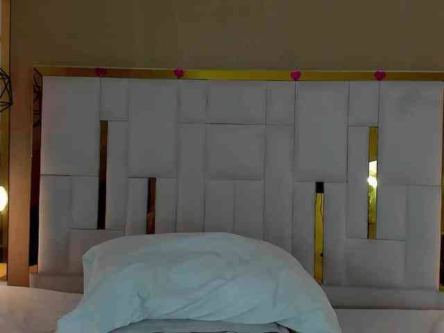 maddy-jacksonw webcam