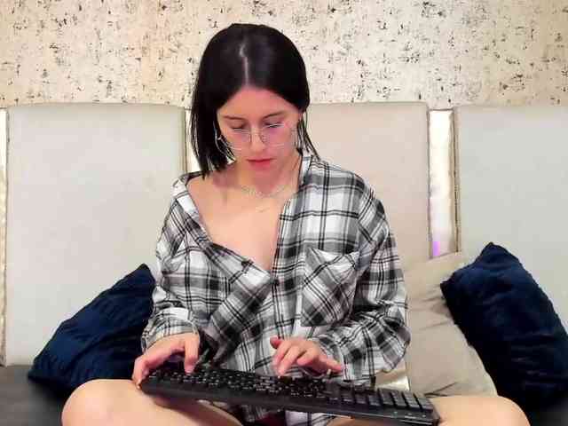 maddy-jacksonw webcam