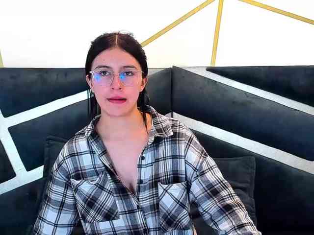 maddy-jacksonw webcam