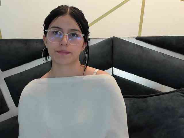 maddy-jacksonw webcam