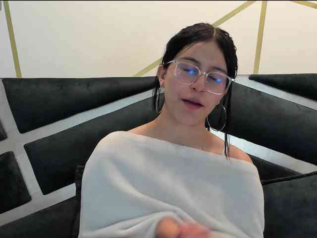 maddy-jacksonw webcam