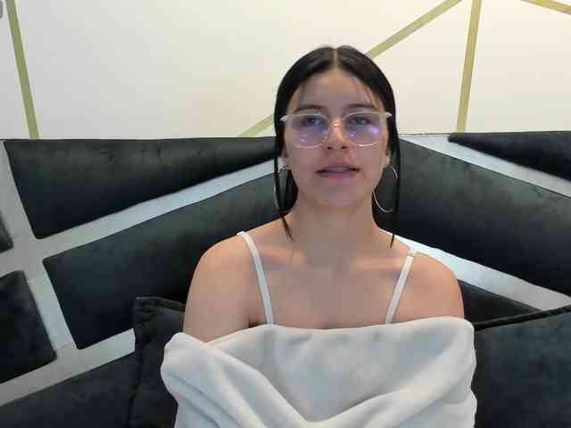 maddy-jacksonw webcam