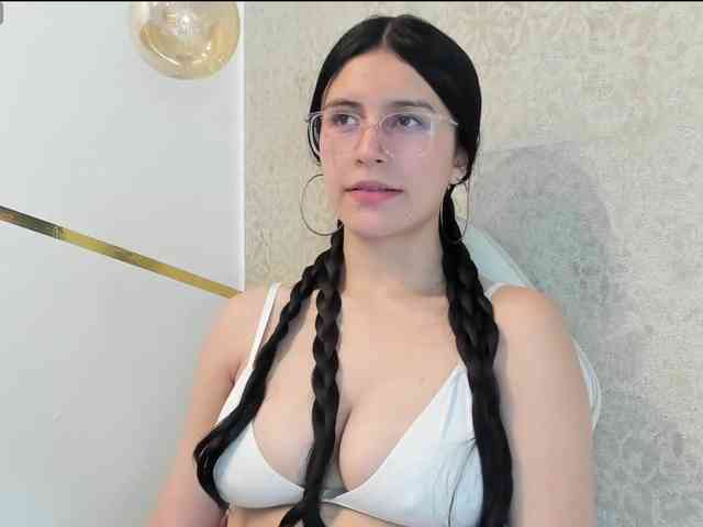 maddy-jacksonw webcam