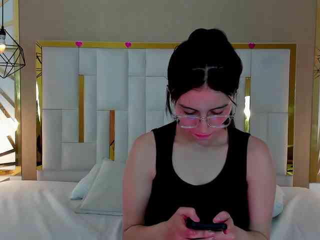 maddy-jacksonw webcam