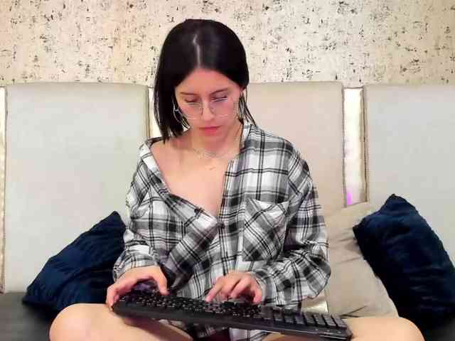 maddy-jacksonw webcam