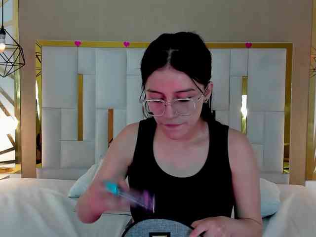 maddy-jacksonw webcam