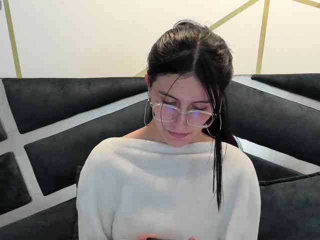 maddy-jacksonw webcam