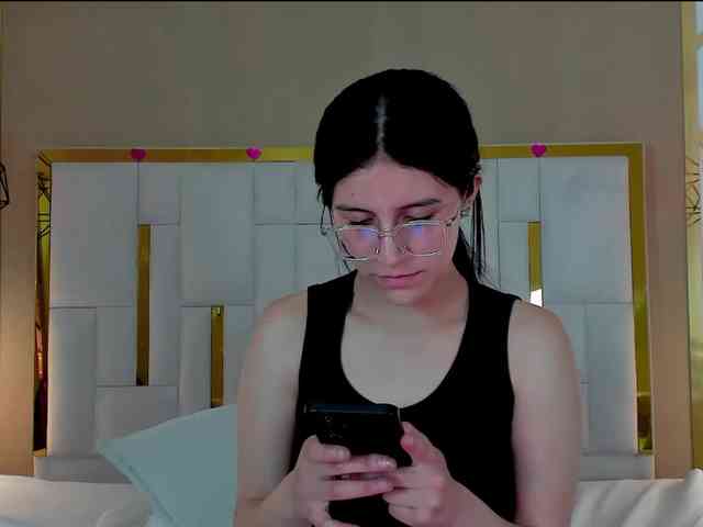 maddy-jacksonw webcam