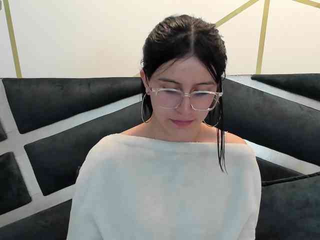 maddy-jacksonw webcam