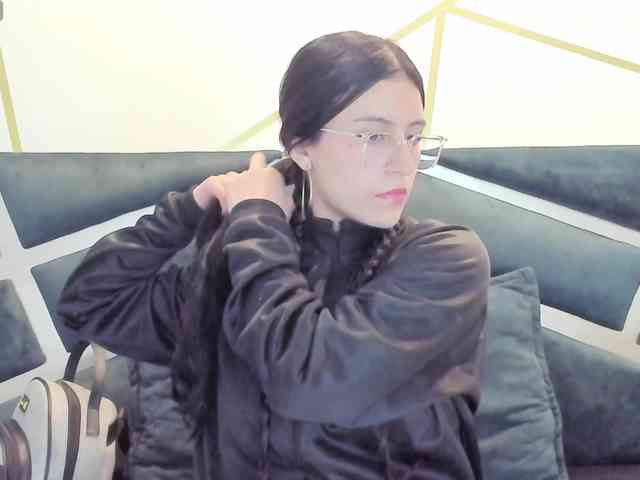 maddy-jacksonw webcam