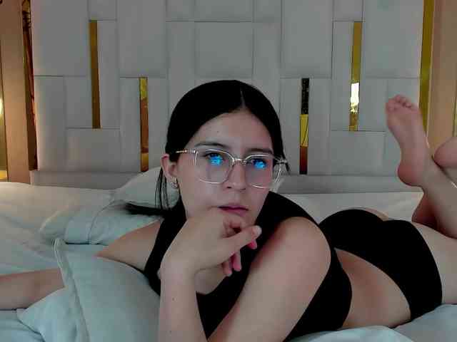 maddy-jacksonw webcam
