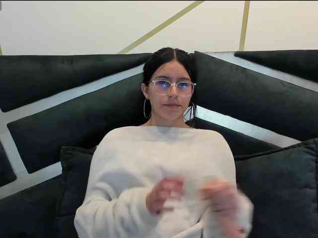 maddy-jacksonw webcam