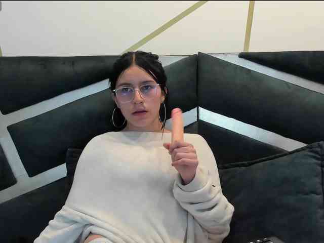 maddy-jacksonw webcam
