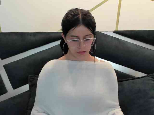 maddy-jacksonw webcam