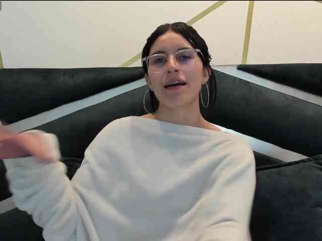 maddy-jacksonw webcam