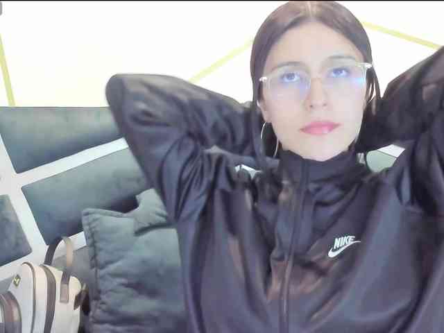 maddy-jacksonw webcam