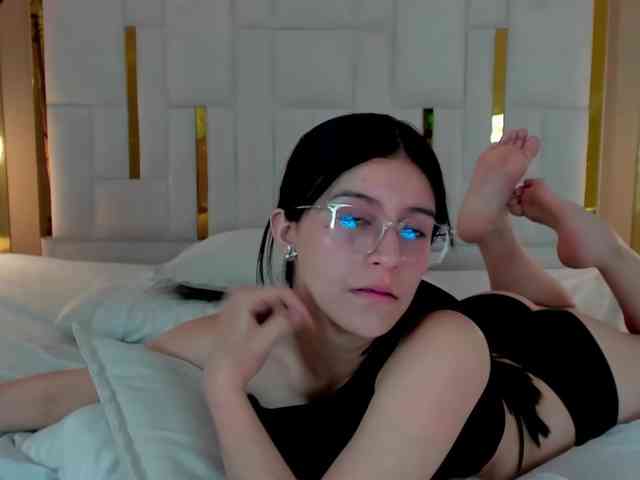 maddy-jacksonw webcam