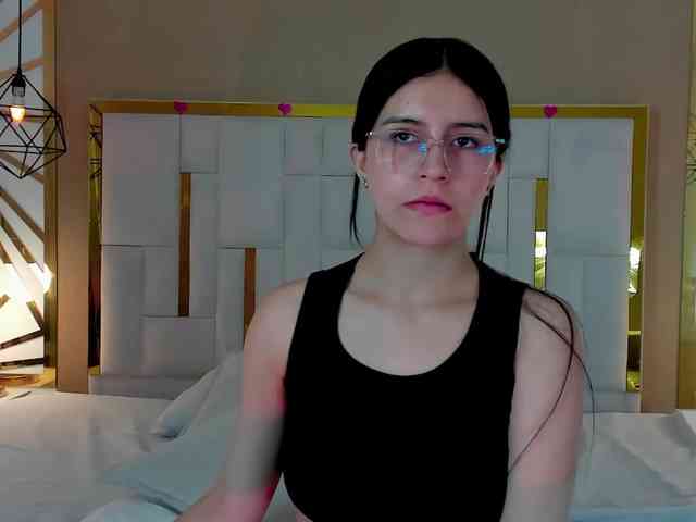 maddy-jacksonw webcam