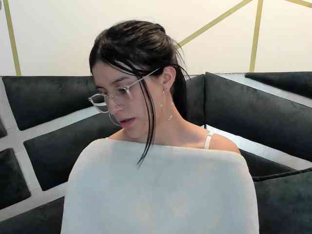 maddy-jacksonw webcam