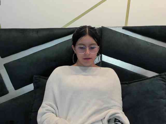 maddy-jacksonw webcam