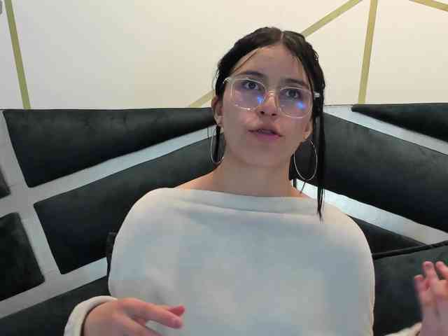 maddy-jacksonw webcam