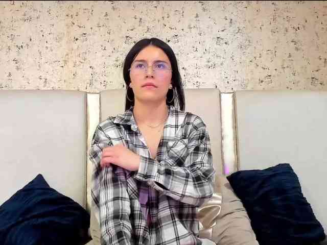maddy-jacksonw webcam