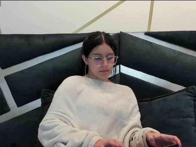 maddy-jacksonw webcam