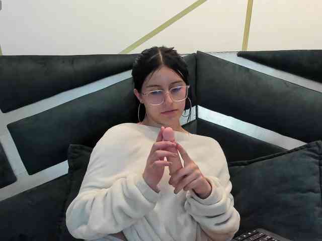 maddy-jacksonw webcam