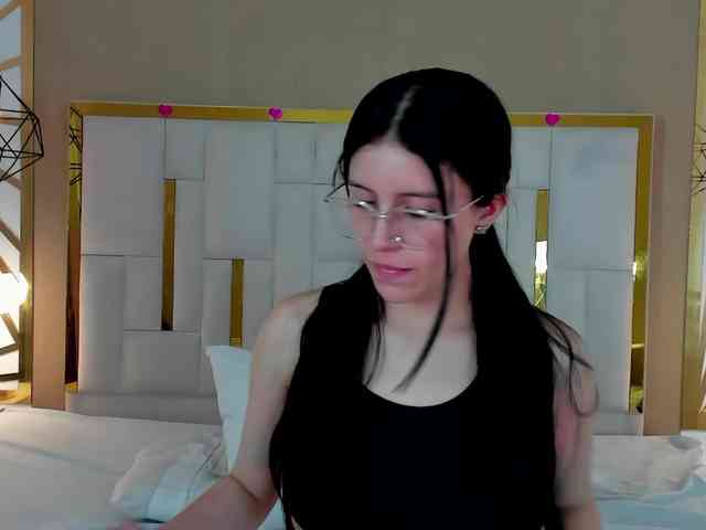 maddy-jacksonw webcam