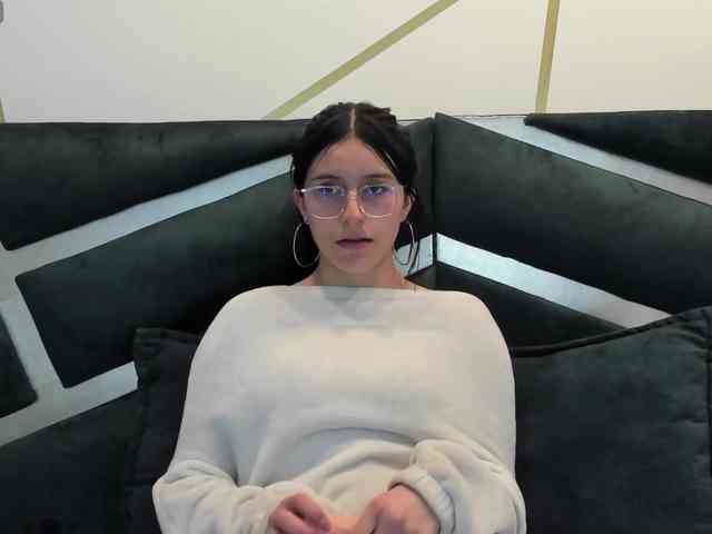 maddy-jacksonw webcam