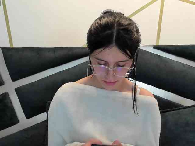 maddy-jacksonw webcam