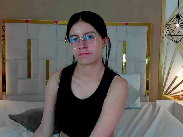 maddy-jacksonw webcam