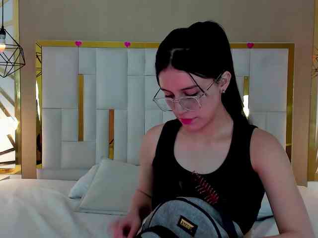 maddy-jacksonw webcam