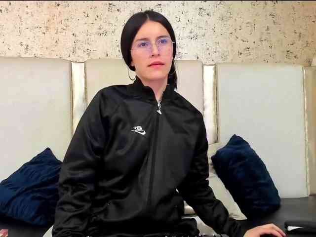 maddy-jacksonw webcam