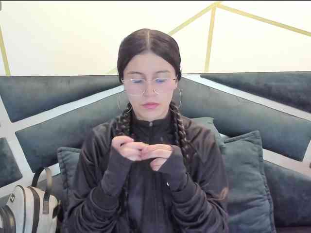 maddy-jacksonw webcam