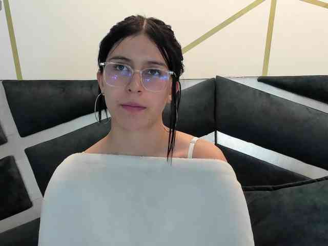 maddy-jacksonw webcam