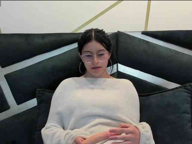 maddy-jacksonw webcam